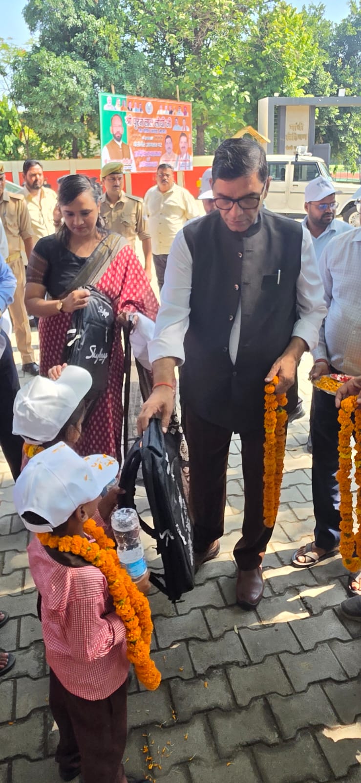 पीलीभीत में ‘स्कूल चलो अभियान’.jpeg